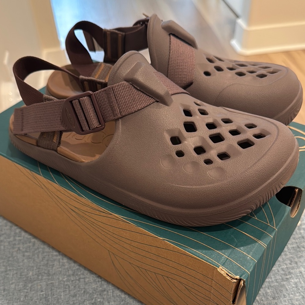 NWT Chacos Dark Purple Clogs women’s 10/men’s 8.5